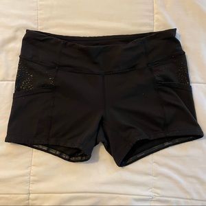 lulu lemon shorts with pockets